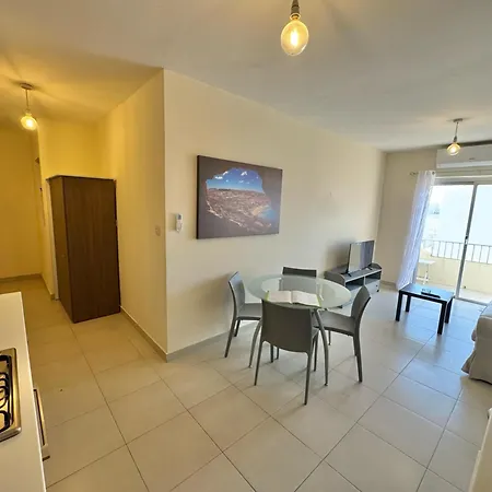 شقة Ghadira Breeze - Family And Couple Friendly Sea View Is-Sellum