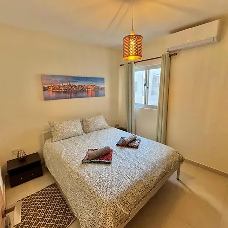 Ghadira Breeze - Family And Couple Friendly Sea View شقة *