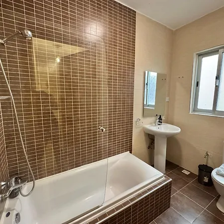 Ghadira Breeze - Family And Couple Friendly Sea View Apartment