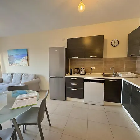 Ghadira Breeze - Family And Couple Friendly Sea View Is-Sellum